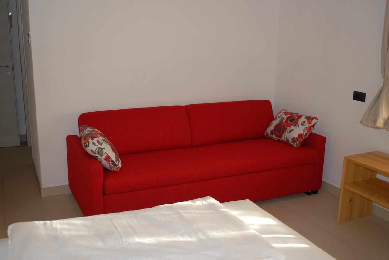 B&B Alciliegio Casnate Con Bernate Exterior photo
